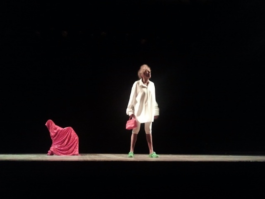 2011- Isabelle  Kancel fait son show​​​​​​​